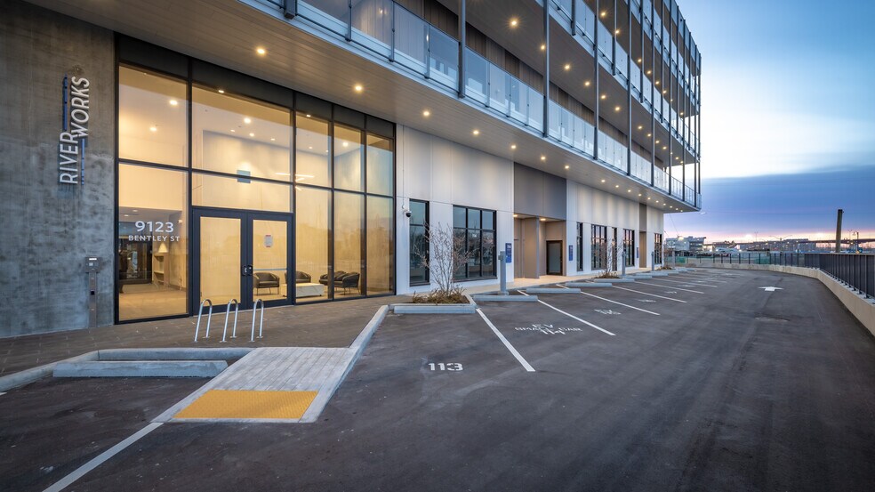 More Photos Of 1568 W 75th Ave, Vancouver Light Distribution For Sale