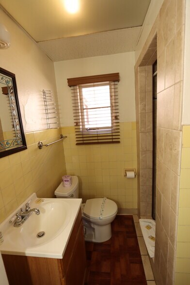 More Photos Of 410 Fremont St, Tombstone Hotel For Sale