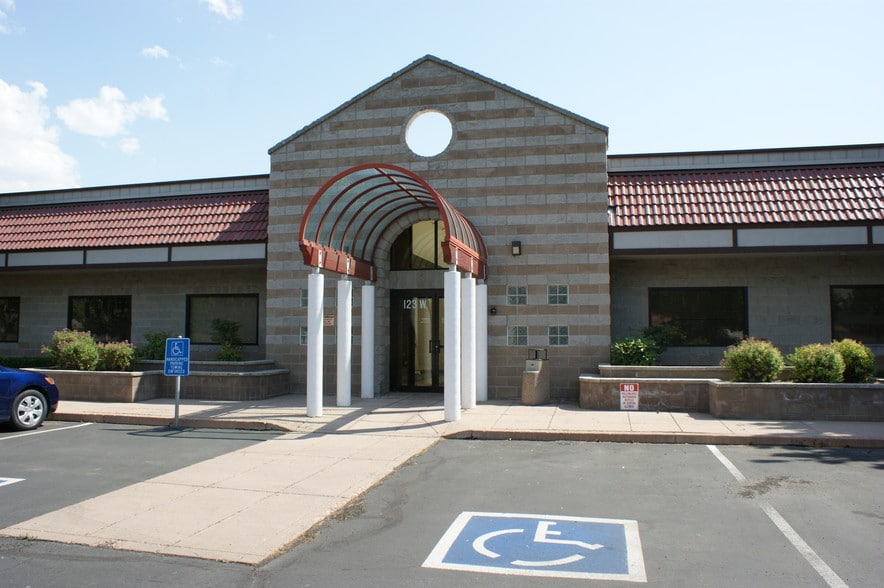 Primary Photo Of 123 W Nye Ln, Carson City Medical For Sale