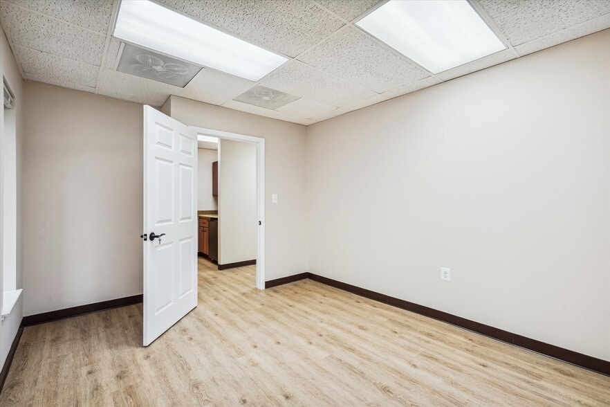 More Photos Of 9522 State Route 29, Fairfax Loft Creative Space For Sale