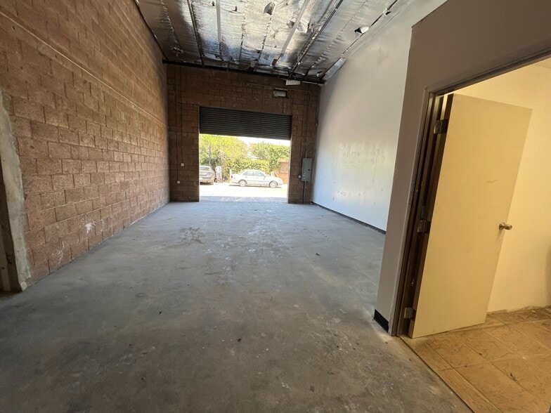 More Photos Of 1823 E Vernon Ave, Los Angeles Service For Lease