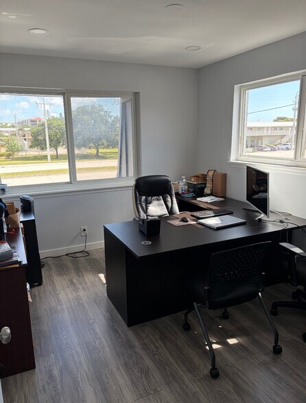More Photos Of 742-750 W McNab Rd, Fort Lauderdale Showroom For Sale