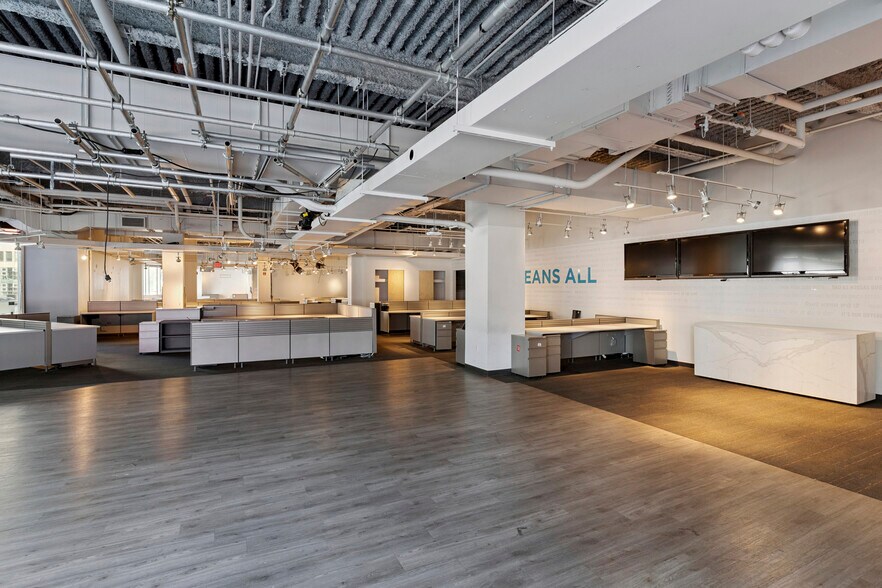 More Photos Of 33 Dundas St E, Toronto Office For Sale