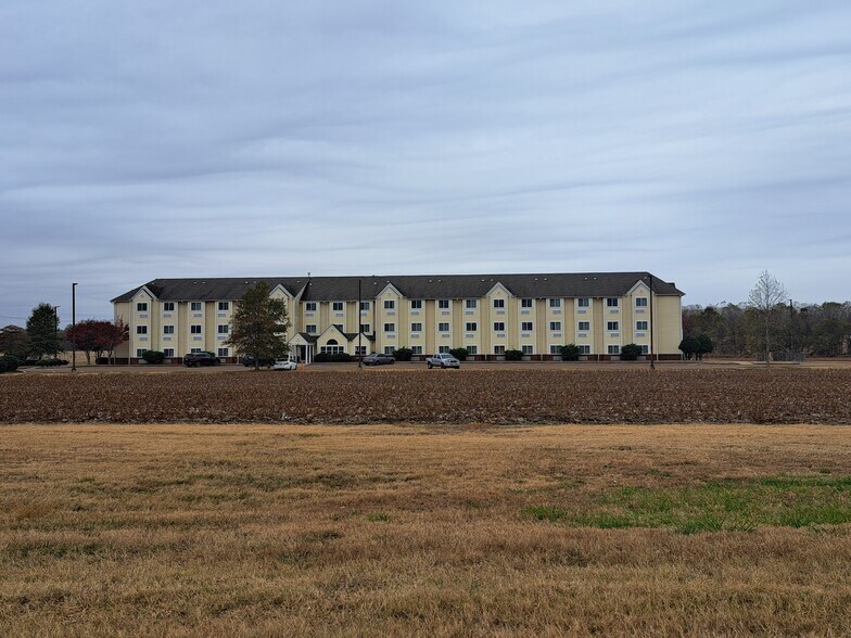 More Photos Of 2131 Casino Strip Blvd, Robinsonville Hotel For Sale