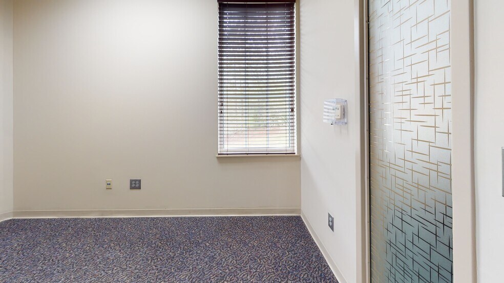 More Photos Of 500 Plantation Park Dr, Loganville Office For Lease
