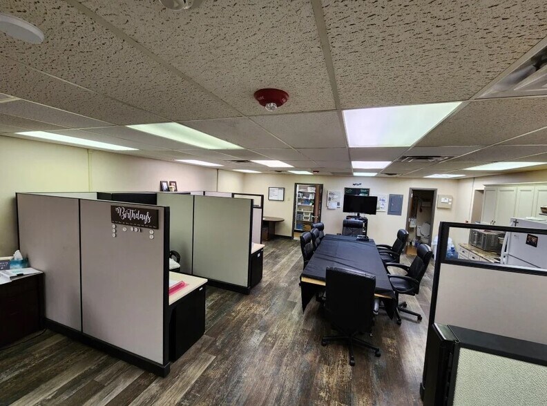 More Photos Of 330 S 5th St, Enid Medical For Lease