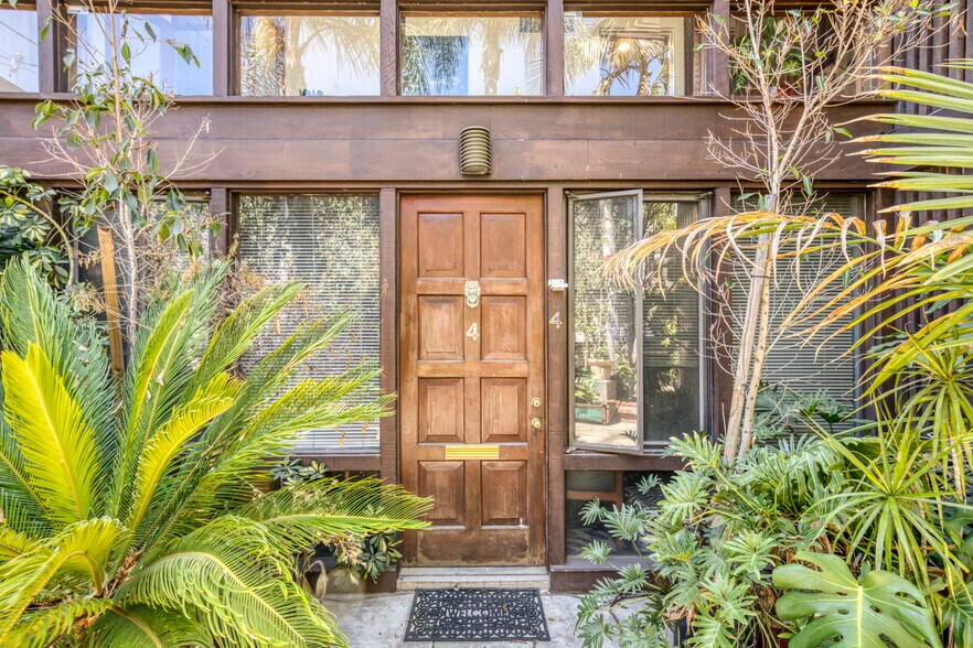 More Photos Of 1276 N Sweetzer Ave, West Hollywood Apartments For Sale