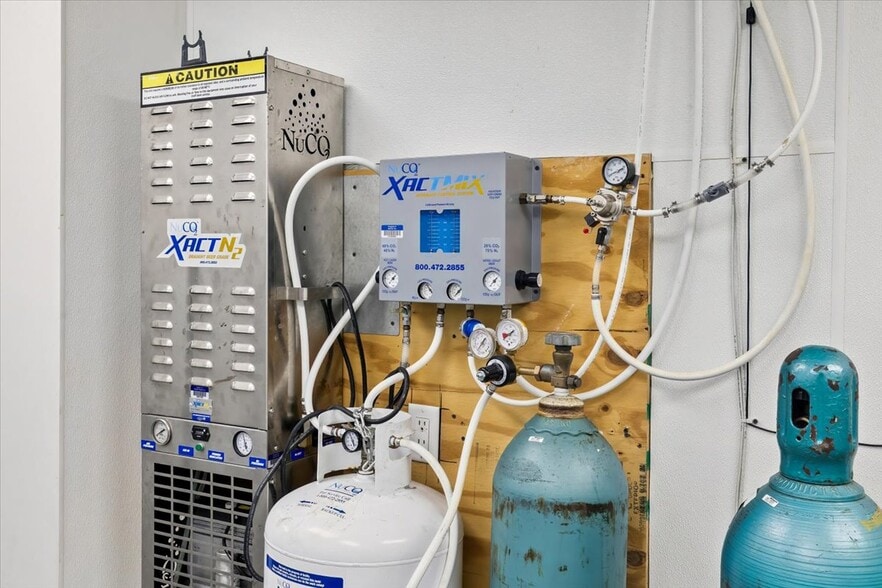 More Photos Of 512 Paterson Plank Rd, Jersey City Restaurant For Sale