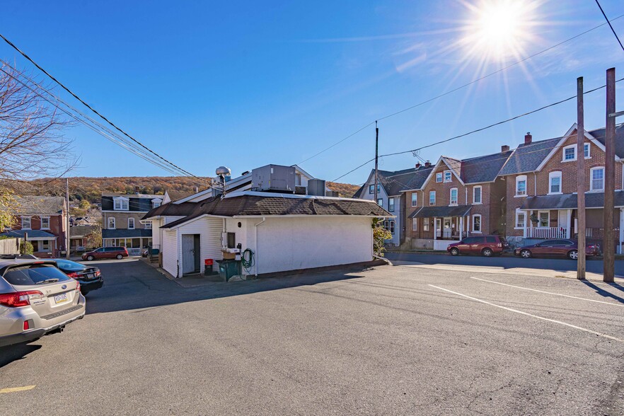 More Photos Of 754 Cherokee st, Fountain Hill Restaurant For Sale