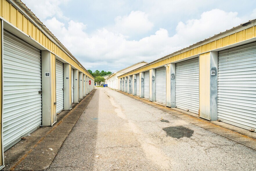 More Photos Of 1719 Signal Point Rd, Charleston Self Storage For Sale