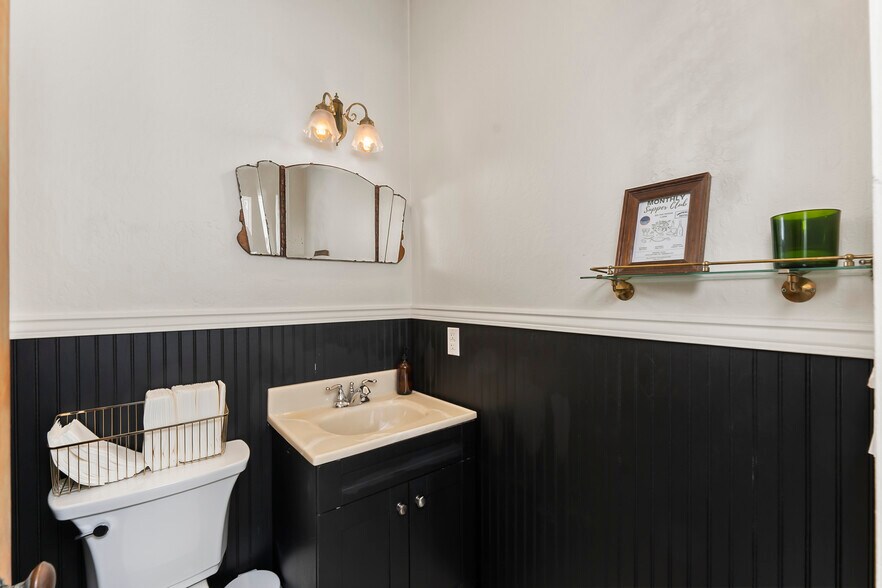 More Photos Of 14202 S State Highway 49, Amador City Hotel For Sale