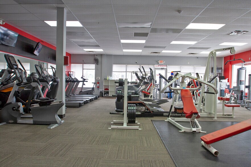 More Photos Of 1801-1807 Geneva Ave, Oakdale Unknown For Lease