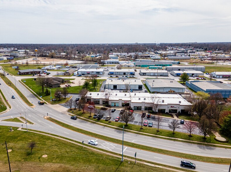 More Photos Of 1968 E Chestnut Expy, Springfield Office For Lease