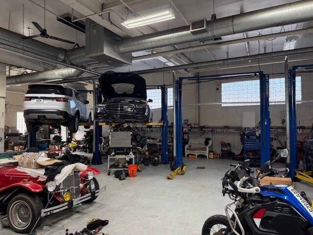 More Photos Of 207 W Central Ave, Maywood Auto Repair For Lease