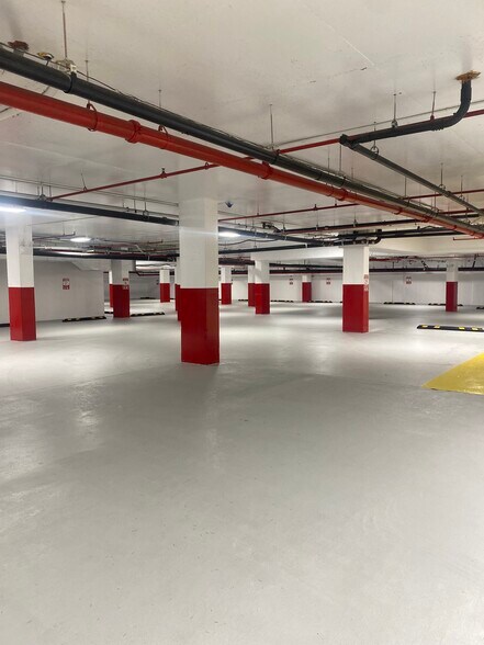 More Photos Of 556 State St, Brooklyn Parking Garage For Sale