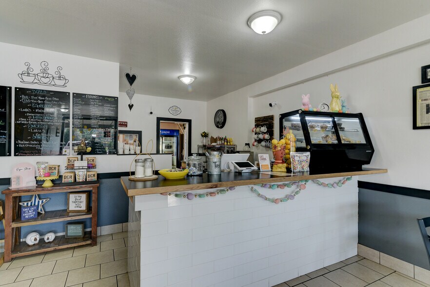 More Photos Of 112 East State St, Mossyrock Storefront Retail Residential For Sale