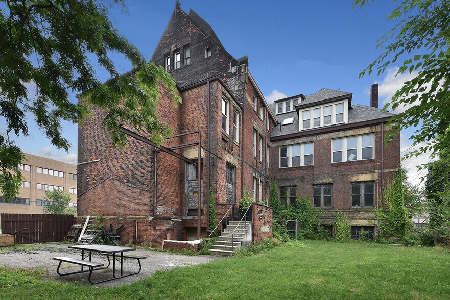 More Photos Of 4403 St Clair Ave, Cleveland Coworking Space