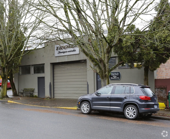 More Photos Of 2662-2668 NW Vaughn St, Portland Storefront For Lease