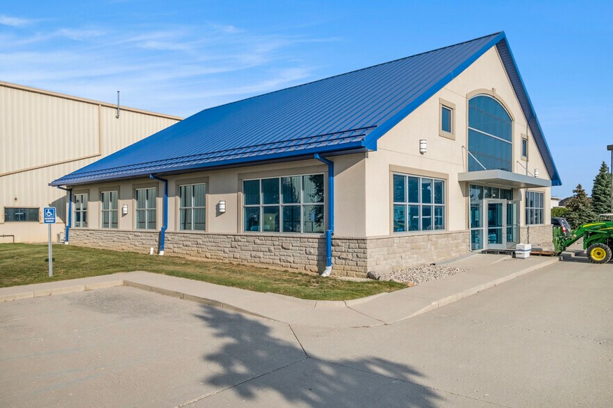 More Photos Of 4072 Flint Asphalt Dr, Burton Distribution For Sale