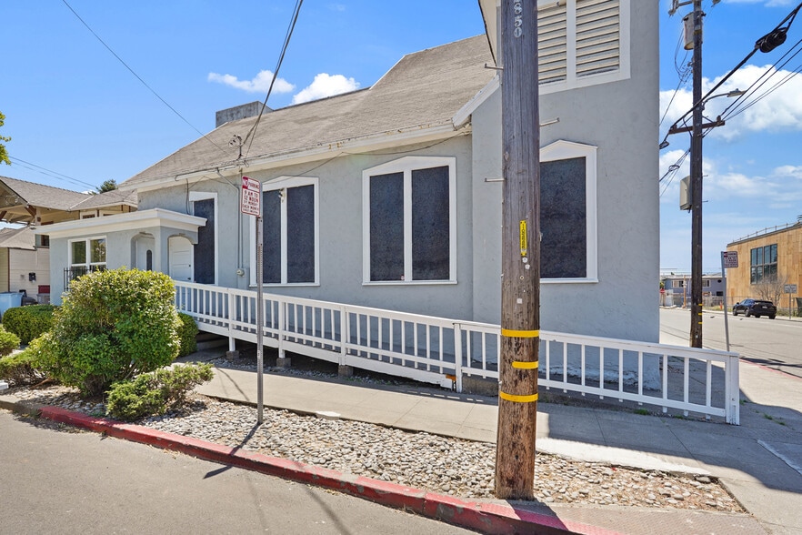 More Photos Of 2703 California St, Berkeley Religious Facility For Sale