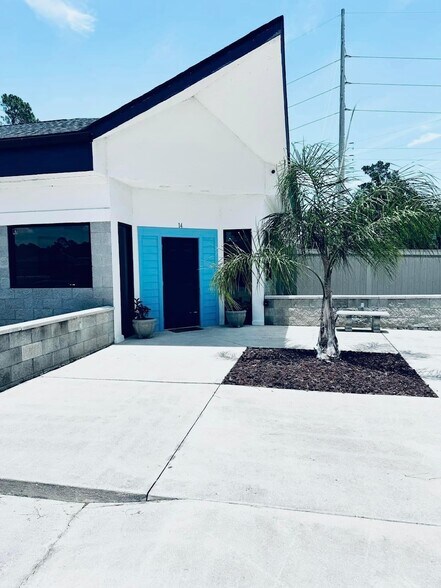 More Photos Of 14 Swimming Pen Dr, Middleburg Office For Lease