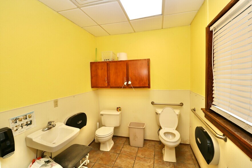 More Photos Of 715 W Locust St, Dubuque Office Residential For Sale