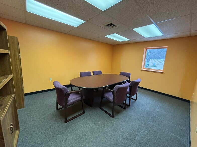 More Photos Of 125 W 7th St, Wind Gap Coworking Space