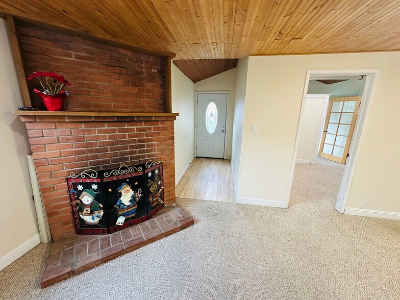 More Photos Of 1248 Laurel Ln, San Luis Obispo Office Residential For Sale