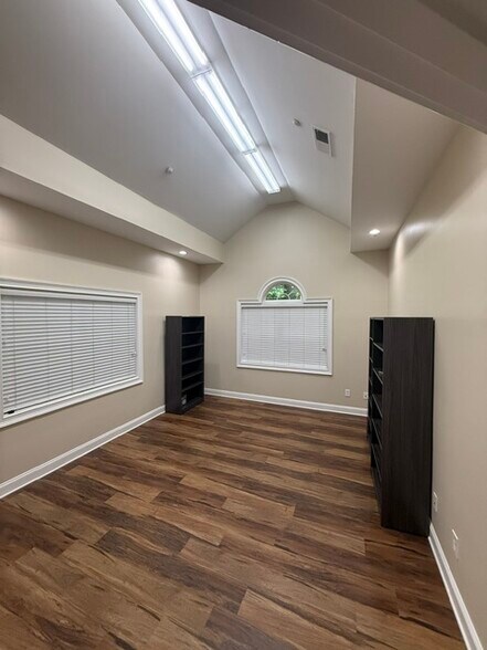 More Photos Of 965 Piedmont Rd, Marietta Office For Lease
