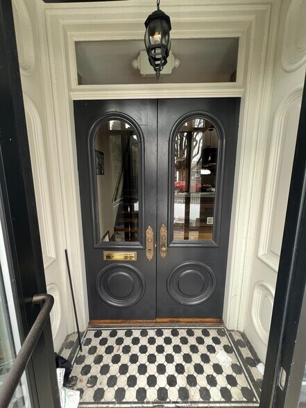 More Photos Of 617 Union St, Schenectady Restaurant For Sale