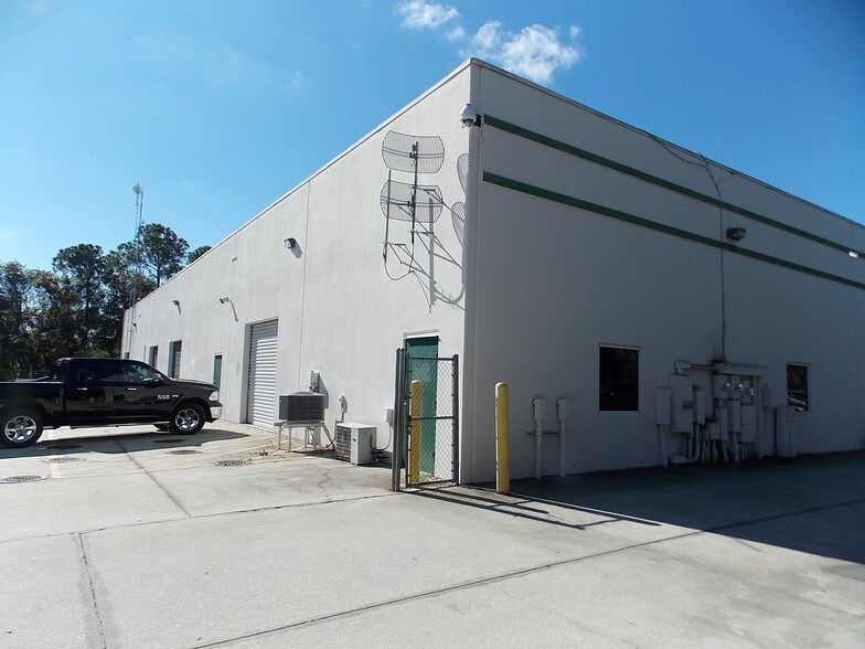 More Photos Of 445 West Dr, West Melbourne Warehouse For Sale