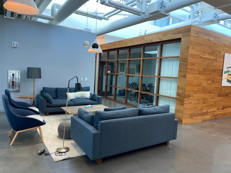 More Photos Of 2000 Seaport Blvd, Redwood City Unknown For Lease