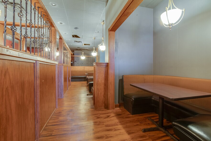 More Photos Of 227-229 S Washington Sq, Lansing Storefront Retail Office For Sale