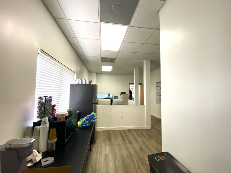 More Photos Of 116 Cromer Rd, West Columbia Light Distribution For Lease