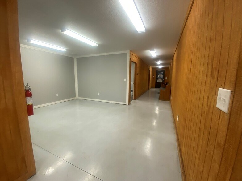 More Photos Of 101 Old Dairy Rd, Ailey Warehouse For Sale