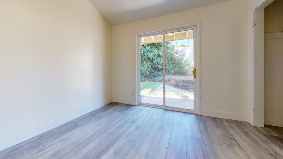 More Photos Of 5270-72 Manhasset Dr @ Redding Dr, San Diego Apartments For Sale