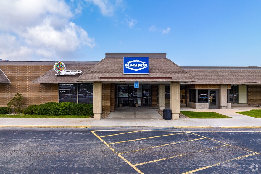 More Photos Of 6220 Washington Ave, Racine Freestanding For Lease