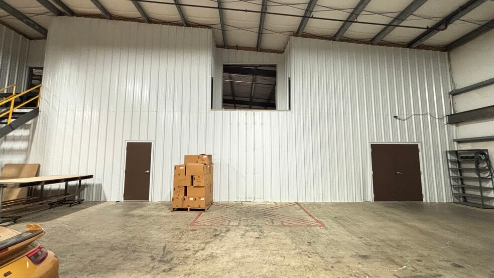 More Photos Of 475 Business Park Ln, Allentown Warehouse For Sale