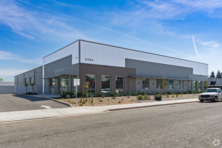 More Photos Of 2754 Business Park Ave, Fresno Warehouse For Lease