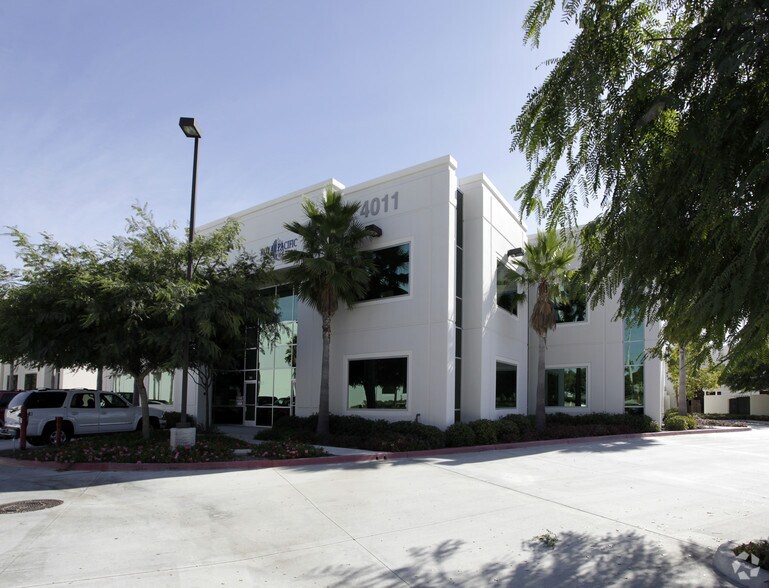 Primary Photo Of 4011 Avenida de la Plata Dr, Oceanside Manufacturing For Sale