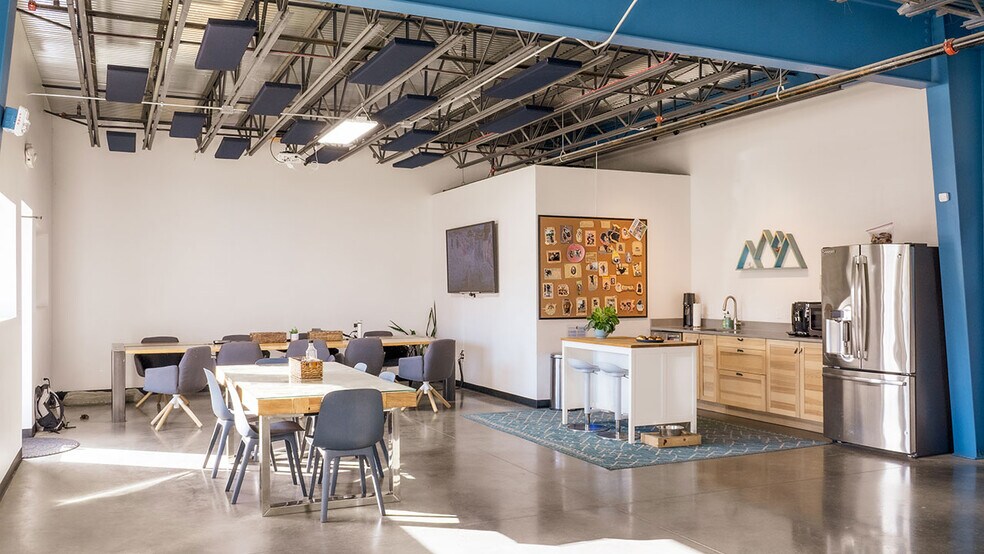 More Photos Of 3000 Airport Dr, Erie Light Manufacturing For Sale