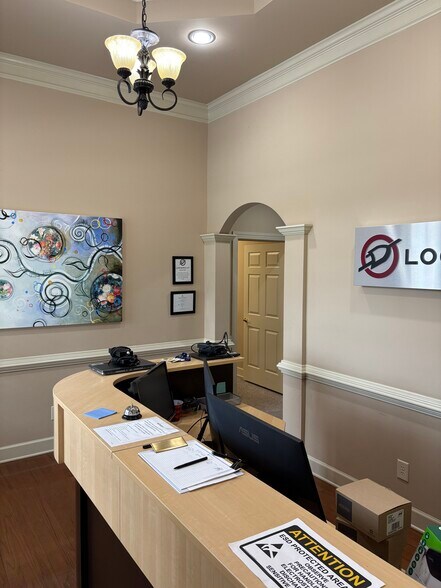 More Photos Of 6758 Jamestown Dr, Alpharetta Medical For Lease