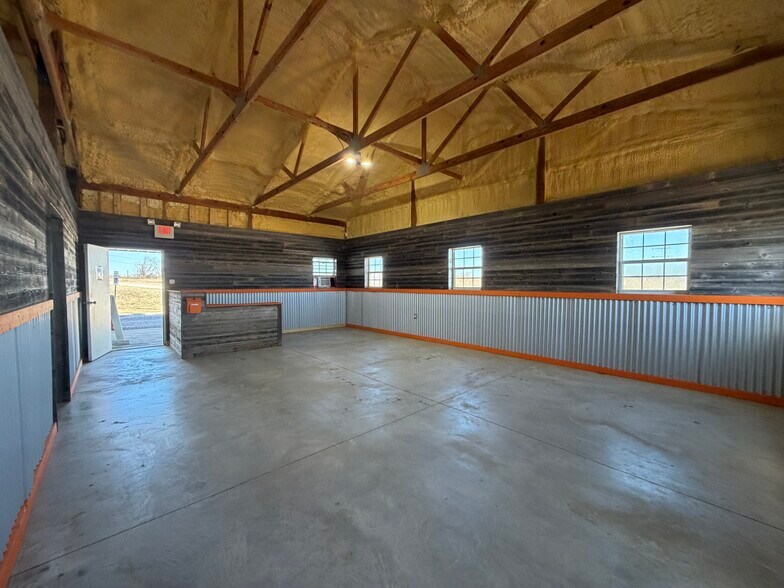 More Photos Of 8302 W 51st St, Tulsa Flex For Sale