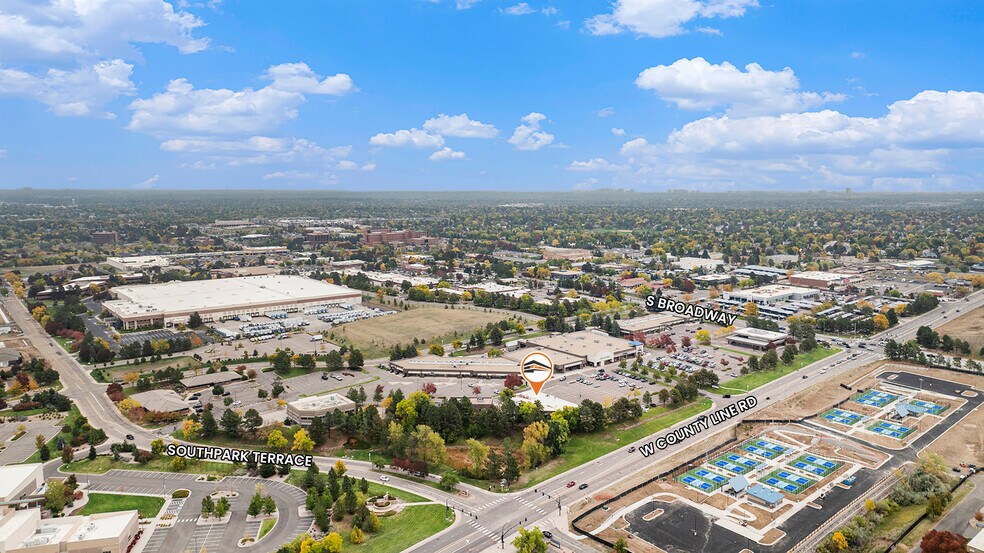 More Photos Of 221 W County Line Rd, Littleton Freestanding For Lease