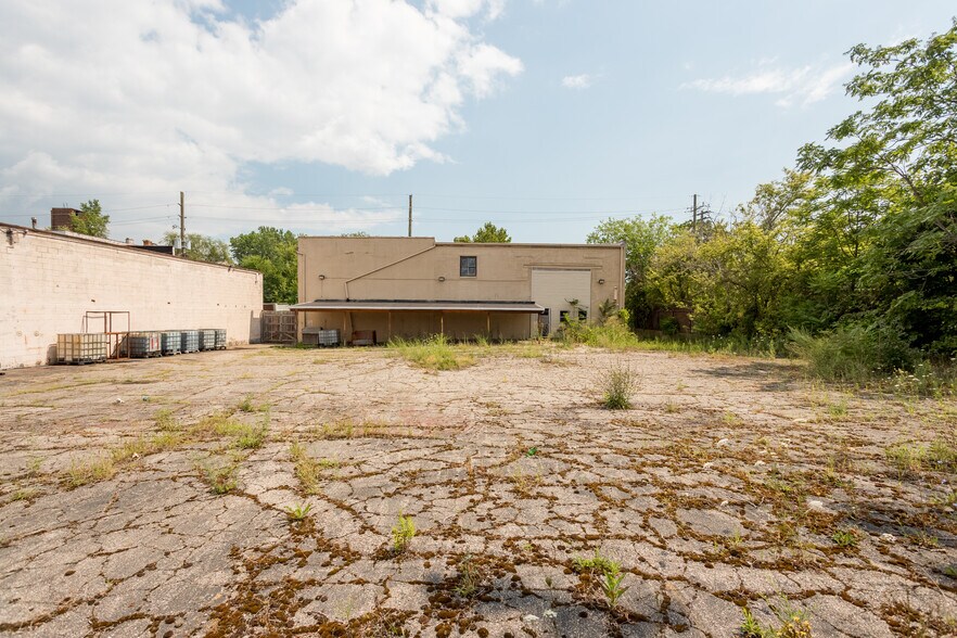 More Photos Of 3143 Bellevue St, Detroit Warehouse For Sale