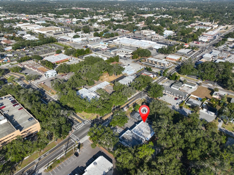 More Photos Of 307 S Parsons Ave, Brandon Storefront For Lease