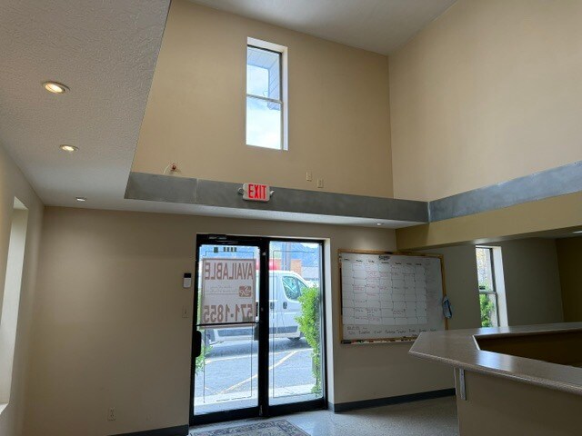 More Photos Of 3330 S 300 W, Salt Lake City Showroom For Lease