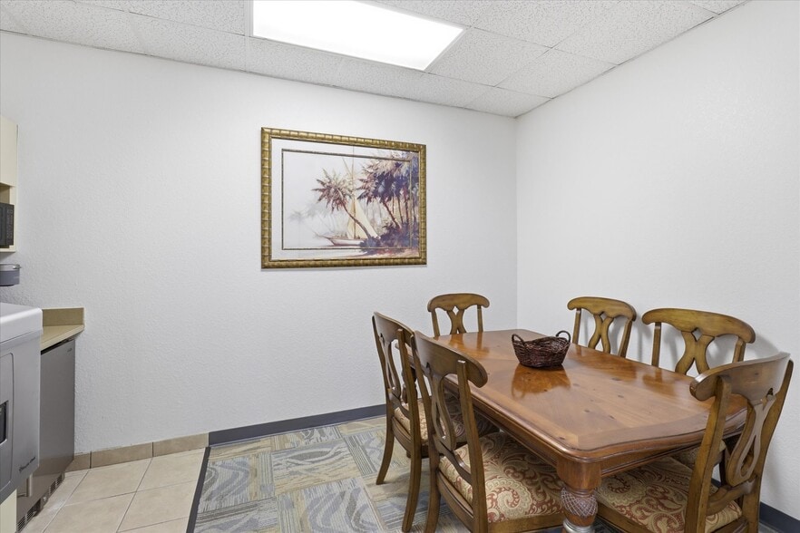 More Photos Of 4009-4033 W 1st St, Sanford Office For Sale