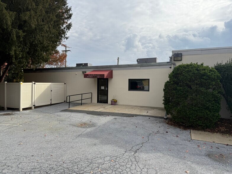 More Photos Of 3701 Perkiomen Ave, Reading Medical For Sale
