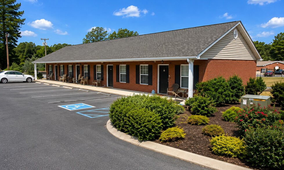 More Photos Of 18 Blossom Ln, Rossville Apartments For Sale